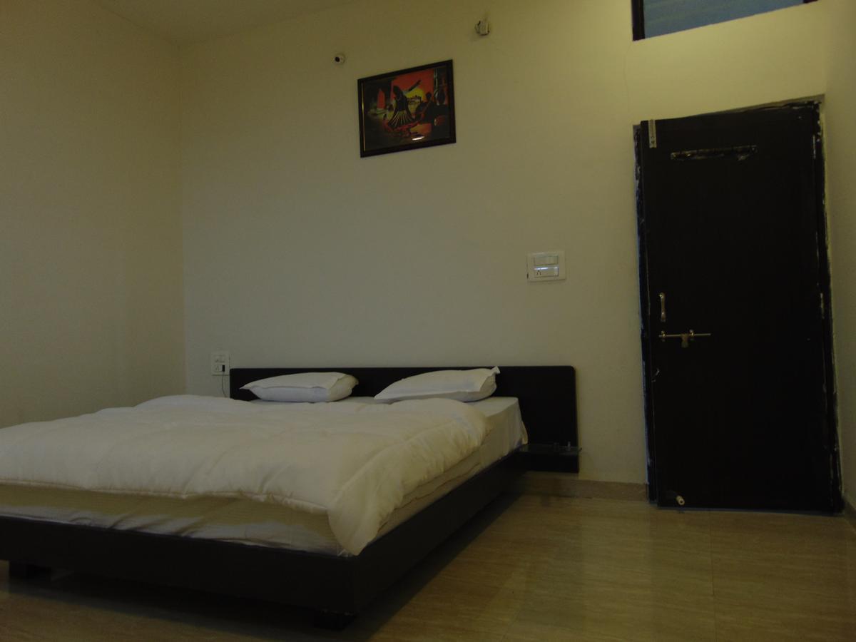 Hotel Kalajanki Ujjain Exterior foto